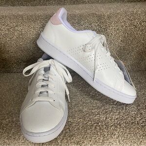 🎉NWT Adidas Advantage Trainer, Women’s Size 9.5, White/Putty Mauve